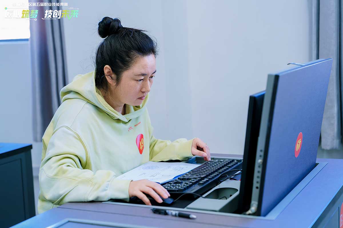 技耀望城,载誉而归!合乐HL8智能斩获经开区职业技能竞赛一等奖!于笑男比武现场